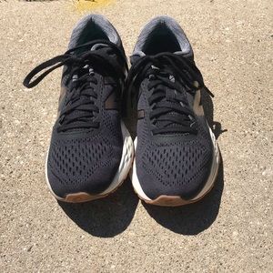 New Balance Arishi Fresh Foam Running Shoes